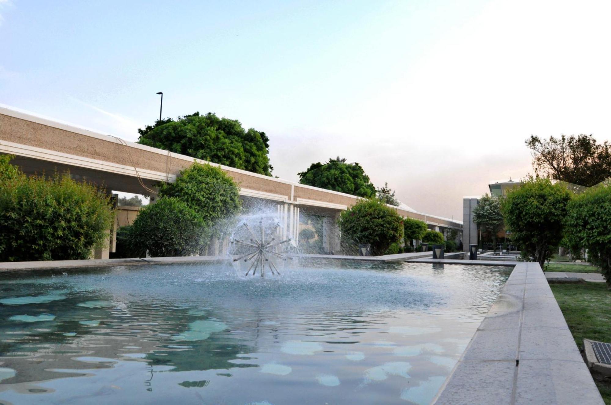 Royal Tulip Alrasheed Hotel Baghdad Exterior photo